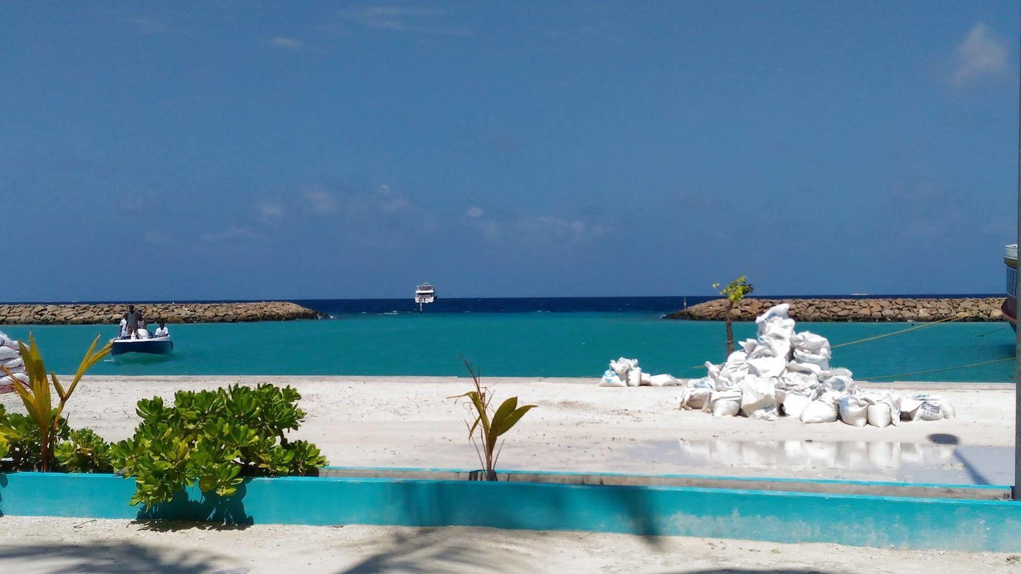 Select Village Maafushi Exterior photo